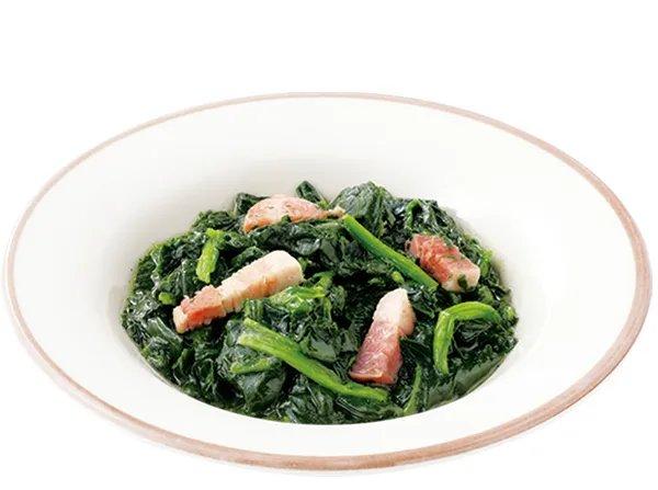 小皿に盛られたほうれん草とベーコンのソテー